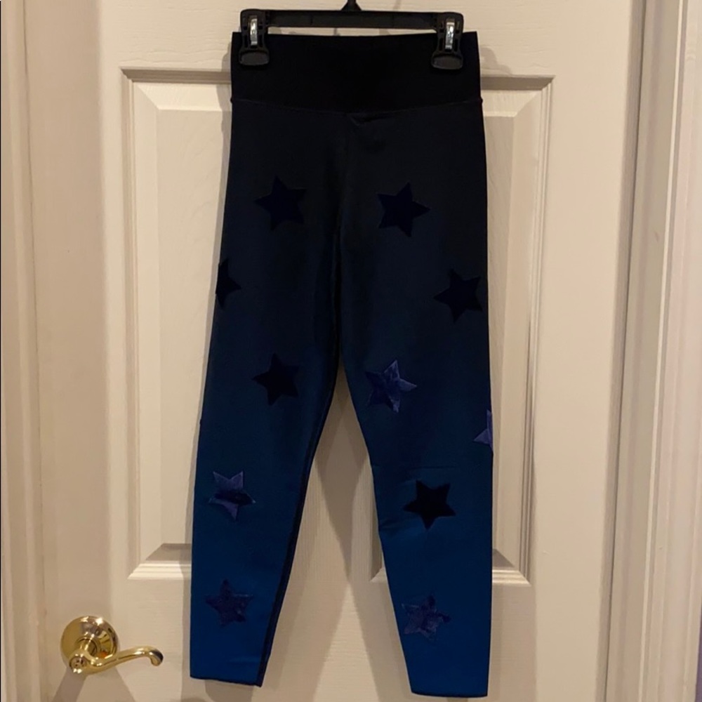 Black and blue ombré Ultracor Capri Yoga Pants